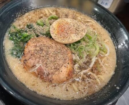 ラーメンコショウたっぷり